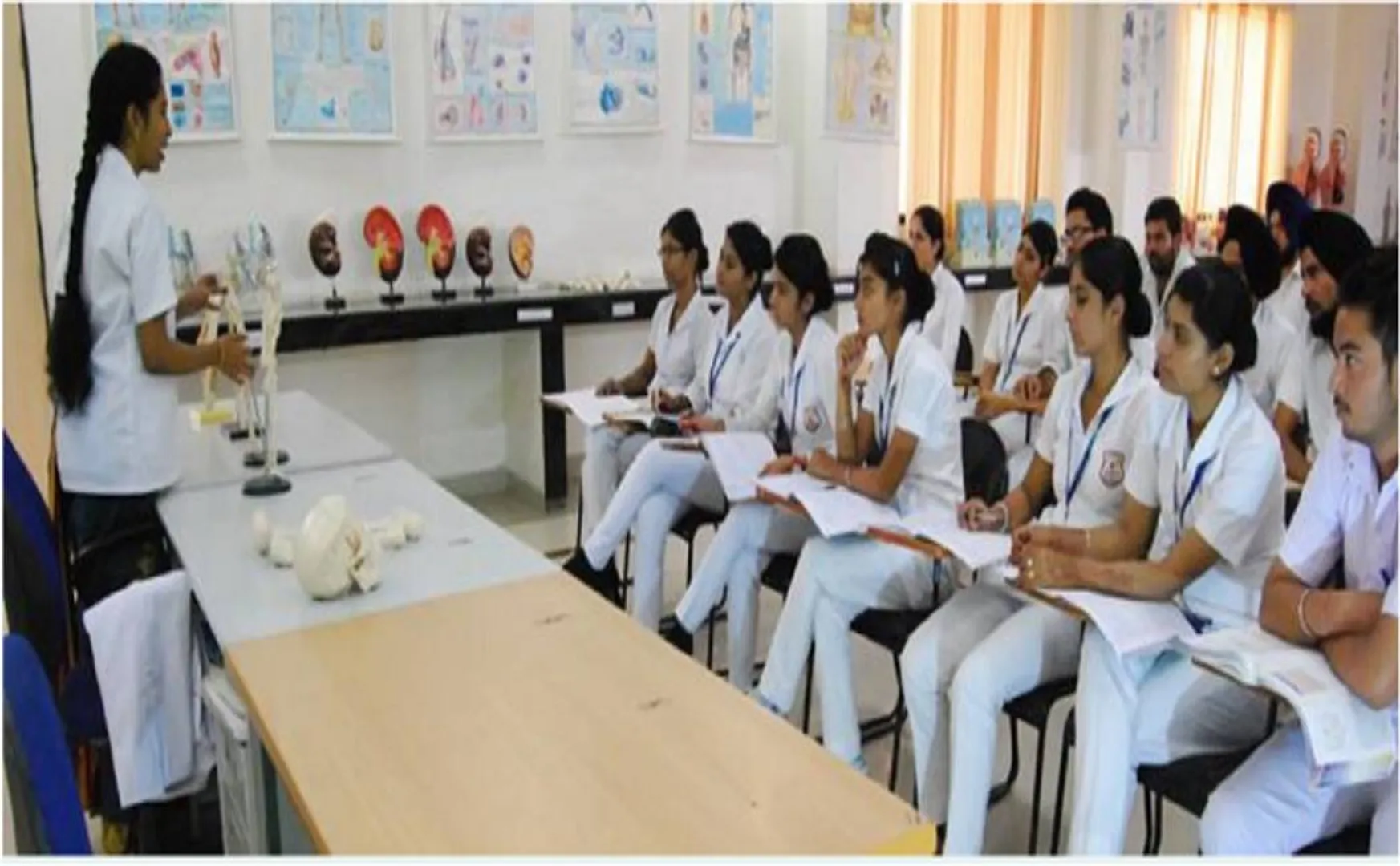 nursing and b.pharm students apply now 